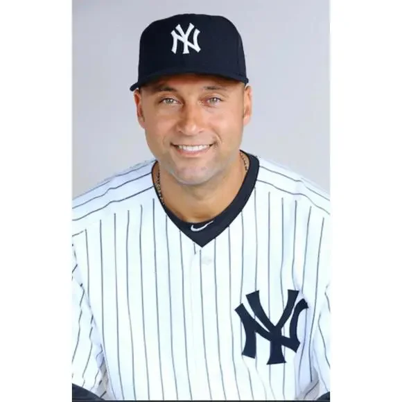 Derek Jeter-(Yankees)-(Jersey)-(White)-(New Con.)-(XL)-$100 - Picture 8 of 9